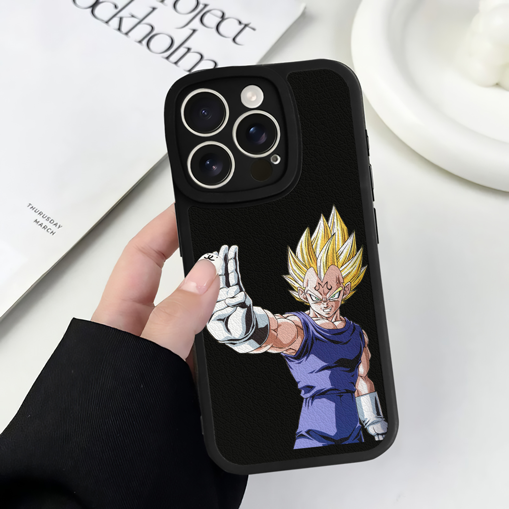 （画像用） ドラゴンボール ベジータ四世（Bejīta Yonsei）DRAGON BALL Vegeta IV 【iPhone 16シリーズ対応】シリコンスマホケース（レザー調） 材質：シリコン